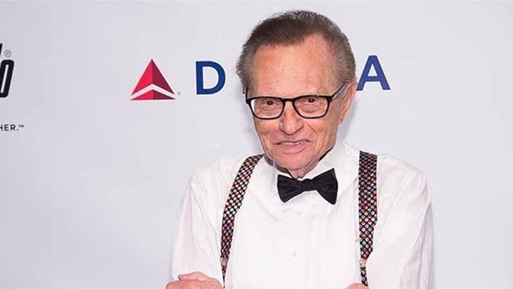 Λάρι Κινγκ: Παραμένει στο νοσοκομείο μία βδομάδα μετά 87α γενέθλιά του