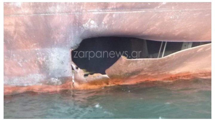 Έκρηξη σε τάνκερ στη Σαουδική Αραβία: Ρήγμα ενός μέτρου προκλήθηκε στο δεξαμενόπλοιο – ΦΩΤΟ