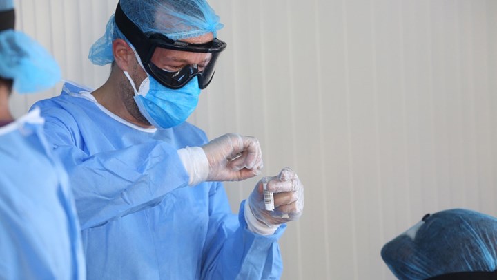 Κορονοϊός – Δημοσκόπηση: 7 στους 10 Έλληνες πιστεύουν ότι τα χειρότερα είναι μπροστά μας – ΒΙΝΤΕΟ