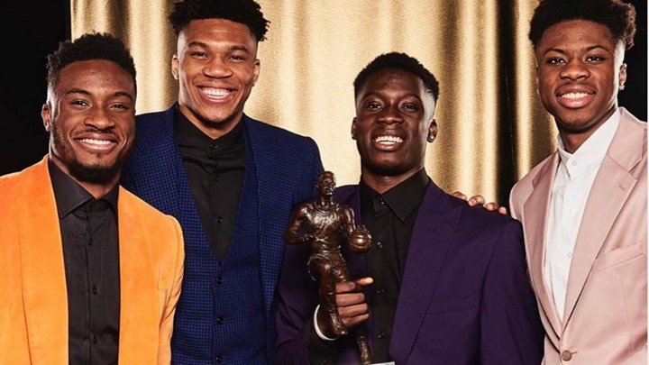 Το ξεχωριστό μήνυμα των Αντετοκούνμπο στα αποδυτήρια του ΣΕΦ – ΦΩΤΟ