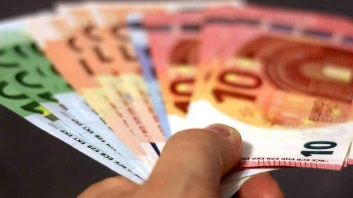 Επίδομα 400 ευρώ: Ανοίγει σήμερα η πλατφόρμα του ΟΑΕΔ για τους μακροχρόνια ανέργους