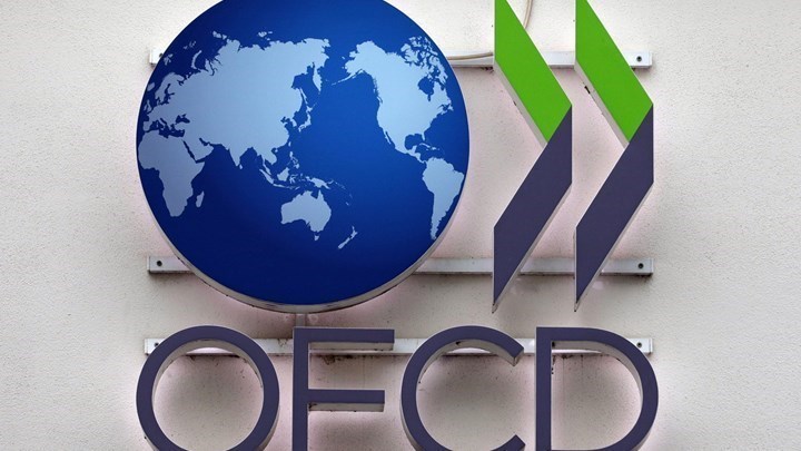 Σε συντάξεις 6 στα 10 ευρώ των κοινωνικών δαπανών – Τα στοιχεία του ΟΟΣΑ