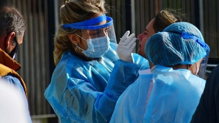 Διαρκή rapid test από κλιμάκια του ΕΟΔΥ: Πόσα βρέθηκαν θετικά χθες – Πού θα γίνουν σήμερα