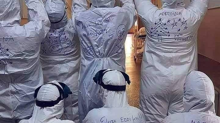 Κορονοϊός: Η φωτογραφία με εργαζόμενους από το Μαμάτσειο νοσοκομείο Κοζάνης που έγινε viral