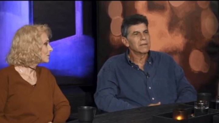 Γιάννης Μπέζος: Είμαι λίγο σνομπ το ομολογώ – Δεν θέλω να μιλάω με ηλίθιους – ΒΙΝΤΕΟ