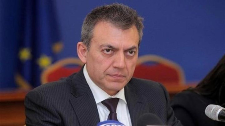 Βρούτσης: Καμία αλλαγή σε όρια ηλικίας και συντάξεις