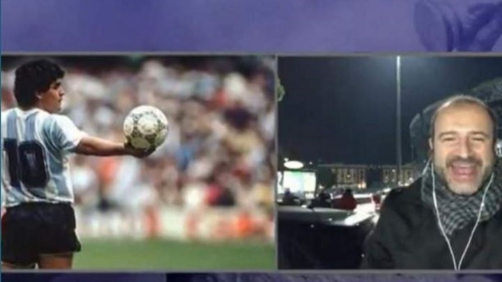 Ντιέγκο Μαραντόνα: Ιταλός δημοσιογράφος τραγούδησε on air για τον θρύλο του ποδοσφαίρου – ΒΙΝΤΕΟ