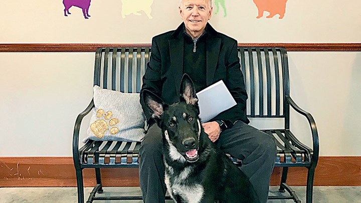 Απρόοπτο με τον Μπάιντεν: Τραυματίστηκε στον αστράγαλο παίζοντας με το σκύλο του – ΦΩΤΟ