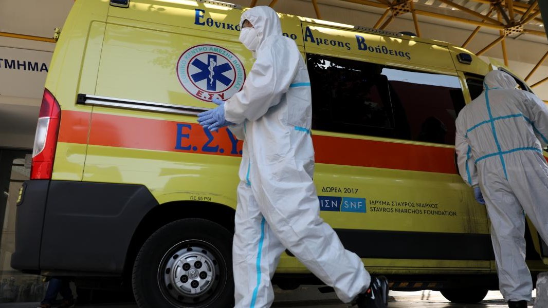 Κορονοϊός: “Κλειδί” για το lockdown η πληρότητα στις ΜΕΘ