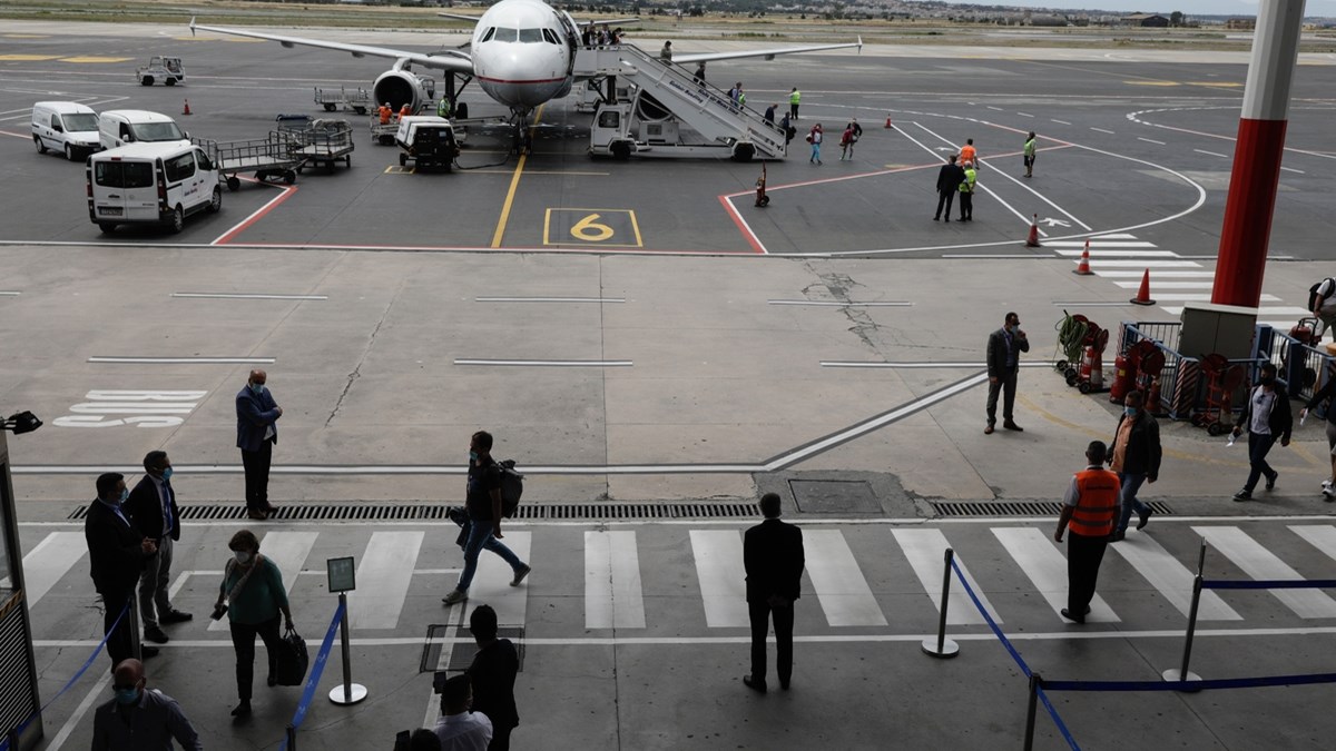 Κορονοϊός: Παρατείνονται οι αεροπορικές οδηγίες – Τι ισχύει για τις πτήσεις εσωτερικού και εξωτερικού