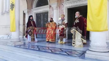 Πάτρα: Χωρίς πιστούς ο εορτασμός του Αγίου Ανδρέα – Το μήνυμα του μητροπολίτη και το αντίδωρο στους αστυνομικούς