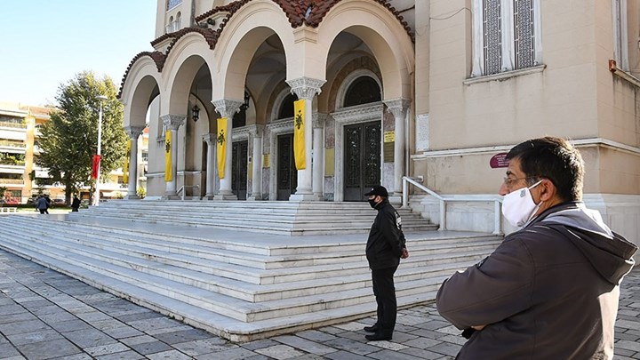 Παπαευαγγέλου για εορτάζοντες: Επισκέψεις και κεράσματα αναβάλλονται – Τι είπε ο Χαρδαλιάς