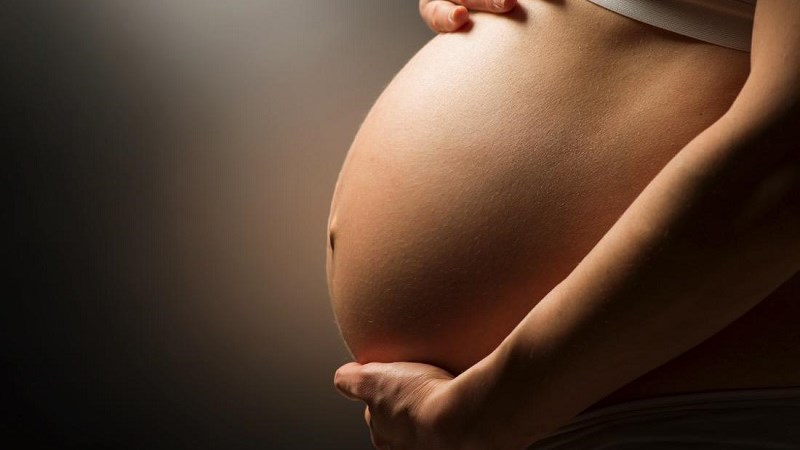 Κορονοϊός: Πρέπει να κάνουν το εμβόλιο οι έγκυες; – Τι απαντά ο Ηλίας Μόσιαλος