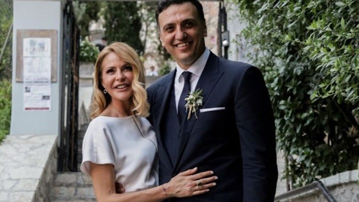 Γέννησε η Τζένη Μπαλατσινού – Πανευτυχής ο Βασίλης Κικίλιας