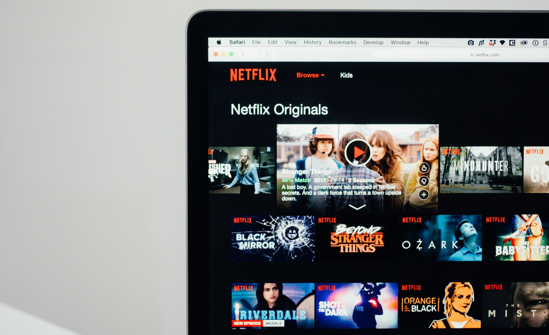 Netflix: Αυτές είναι οι σειρές με τη μεγαλύτερη θεαματικότητα για το 2020 – Ποια κατέκτησε την 1η θέση