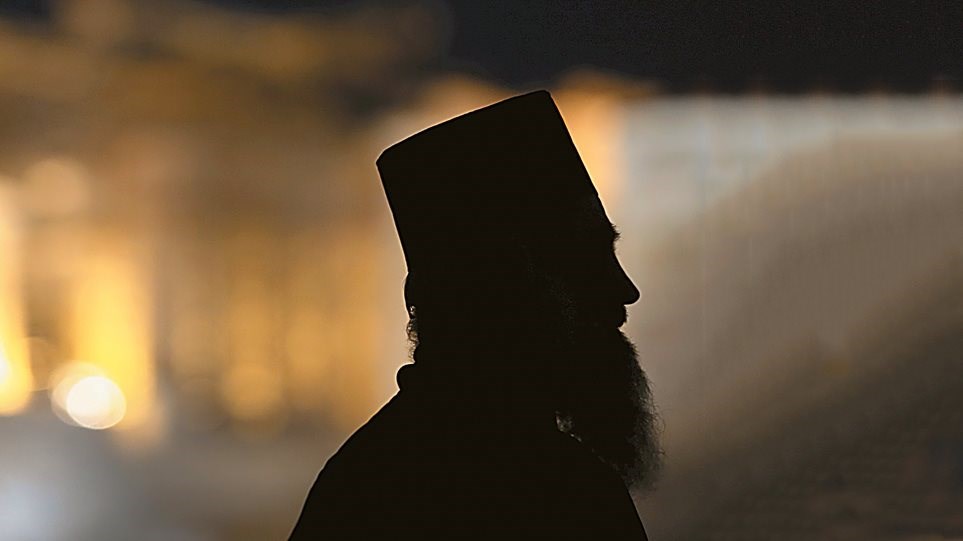 Lockdown – Θεσσαλονίκη: Πρόστιμο 1.500 ευρώ σε ιερέα – Τελούσε λειτουργία παρουσία πιστών
