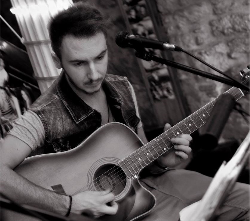 Lockdown: Πλήγμα για τους μουσικούς το κλείσιμο της εστίασης – Τρεις καλλιτέχνες μιλούν στο enikos.gr