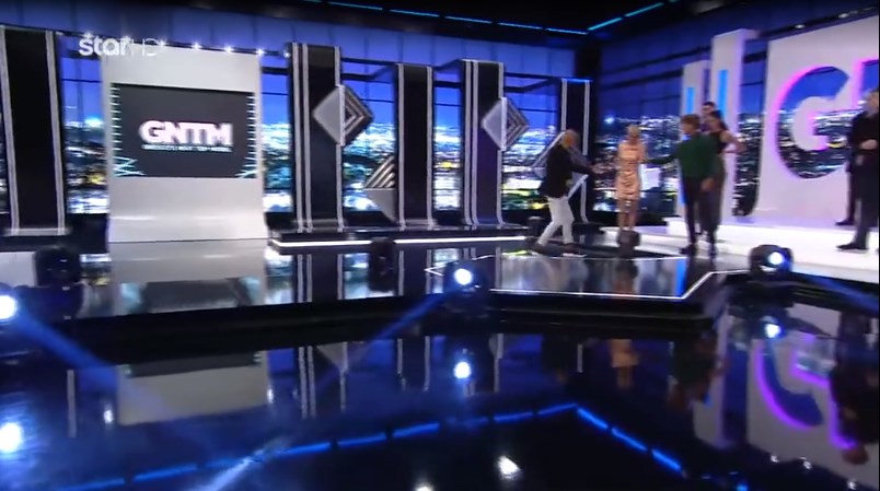 GNTM: Αναστάτωση στο πλατό με την έντονη αδιαθεσία παίκτριας – Έτρεξε ο Σκουλός να τη βοηθήσει – ΒΙΝΤΕΟ
