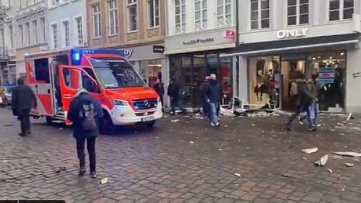 Γερμανία: ΒΙΝΤΕΟ από το σημείο όπου αυτοκίνητο έπεσε σε πεζούς στην πόλη Trier