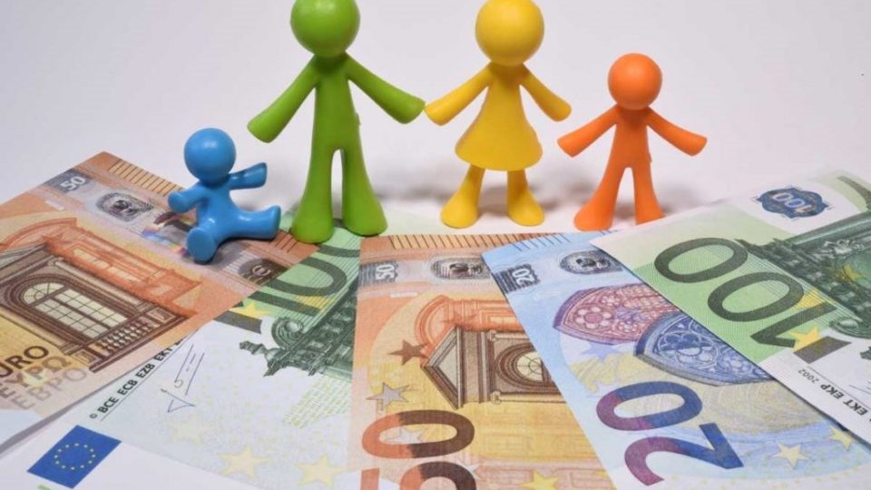 Επίδομα παιδιού: Θα καταβληθεί έναν μήνα νωρίτερα