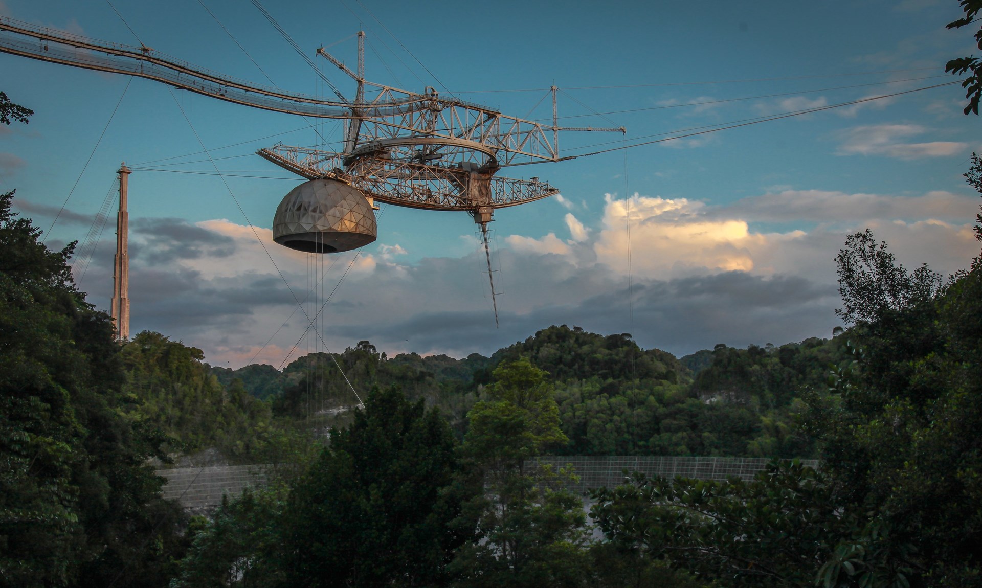 Πουέρτο Ρίκο: Δείτε τη στιγμή της κατάρρευσης του γιγαντιαίου τηλεσκόπιου του Arecibo – ΦΩΤΟ – ΒΙΝΤΕΟ
