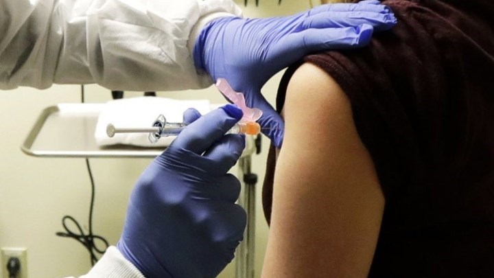 Iνστιτούτο Ρόμπερτ Κοχ: Οι εμβολιασμοί θα διαρκέσουν έως το 2022