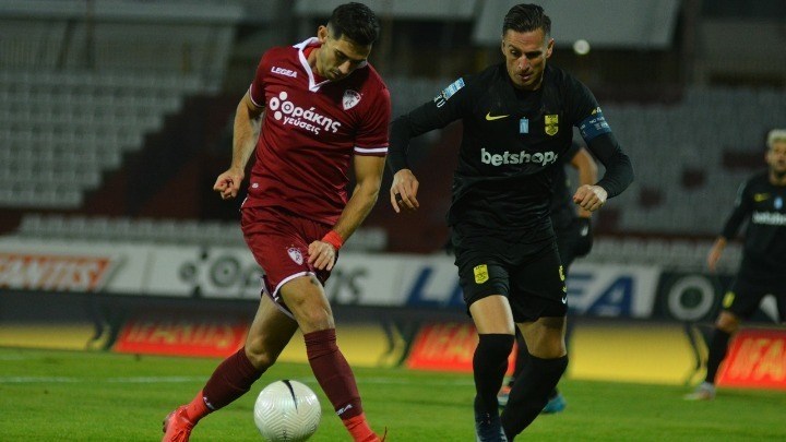 Πέρασε εύκολα από τη Λάρισα ο Άρης και επέστρεψε στην κορυφή