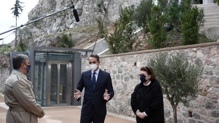 Εγκαινίασε το αναβατόριο ο Πρωθυπουργός: Εμβληματικό έργο, καθιστά την Ακρόπολη προσβάσιμη σε όλους
