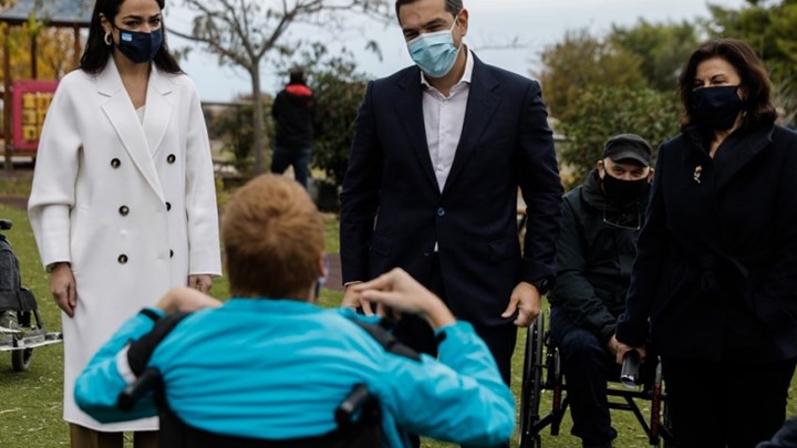 Τσίπρας από πρώην ΠΙΚΠΑ Βούλας: Να παλέψουμε για να εξαλειφθούν οι διακρίσεις