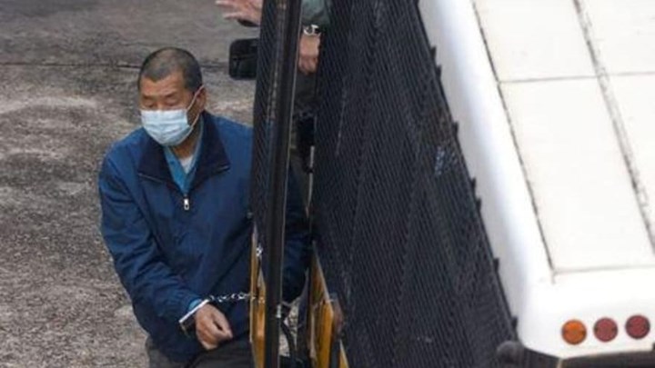 Τζίμι Λάι: Από λαθρεπιβάτης σε βάρκα, μεγιστάνας των ΜΜΕ του Χονγκ Κονγκ – Η κόντρα με το Πεκίνο και η φυλάκιση