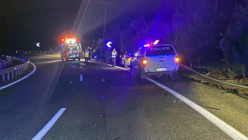 Καβάλα: Εννέα τραυματίες έπειτα από καταδίωξη οχήματος που μετέφερε μετανάστες – ΦΩΤΟ