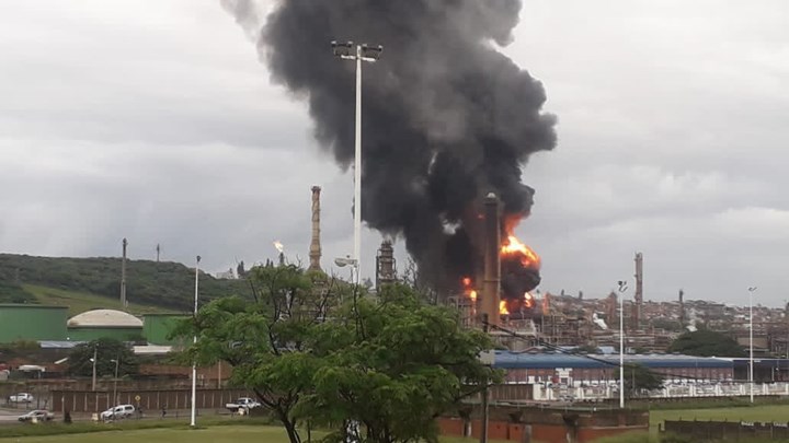 Νότια Αφρική: Έκρηξη σε διυλιστήριο στο Ντέρμπαν – ΒΙΝΤΕΟ