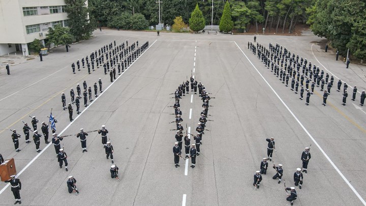 Η εντυπωσιακή ορκωμοσία των νέων ναυτών του Πολεμικού Ναυτικού – ΦΩΤΟ