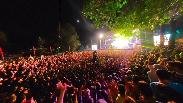 Απέραντη θλίψη για τον Δημήτρη Κουτσομύτη – Πέθανε από κορονοϊό ο εμπνευστής του “River Party”