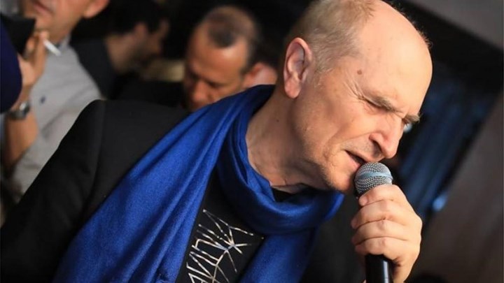 Κορονοϊός: Θλίψη στον καλλιτεχνικό κόσμο – Πέθανε ο τραγουδιστής Χάρης Γαλανός