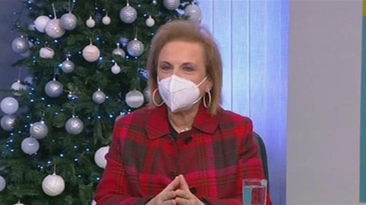 Παγώνη για ρεβεγιόν: Ντυθείτε ωραία στο σπίτι, βάλτε μουσική και στείλτε ευχές μέσω Skype