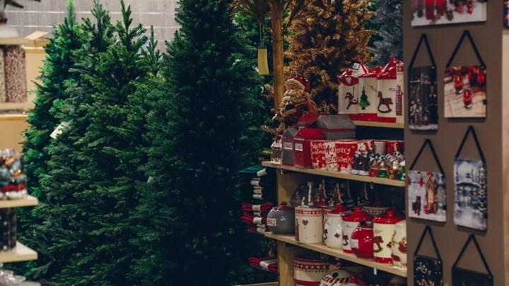 Lockdown: Ανοίγουν σήμερα τα καταστήματα με εποχικά είδη – Όσα πρέπει να γνωρίζετε