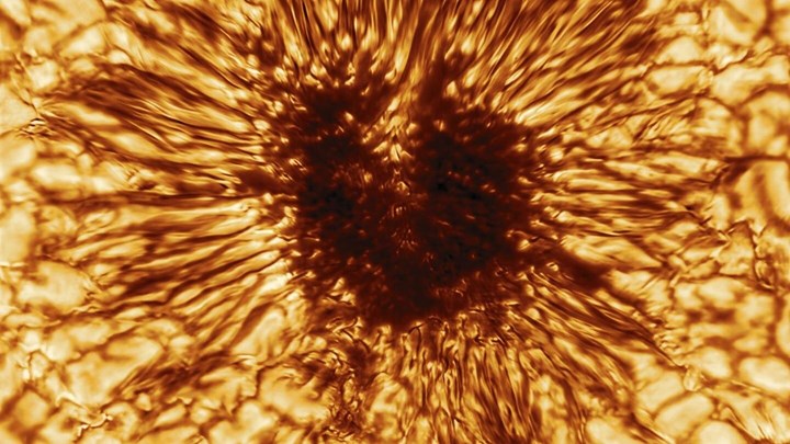 Εντυπωσιακή ΦΩΤΟ ηλιακής κηλίδας μεγαλύτερης από τη Γη από το νέο τηλεσκόπιο Inouye