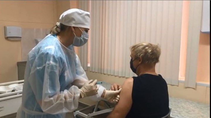 Κορονοϊός: Ξεκίνησαν οι μαζικοί ρωσικοί εμβολιασμοί με το Sputnik V – ΒΙΝΤΕΟ