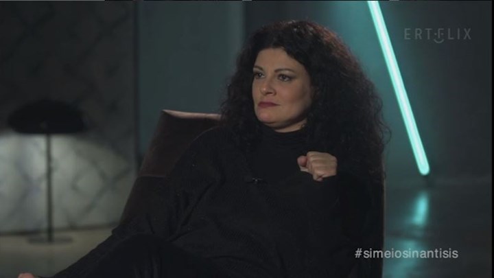 Μοιάζει τελικά η μικρή Τζένη Καζάκου στη γιαγιά της Τζένη Καρέζη; – Τι ανέφερε η Τάνια Τρύπη