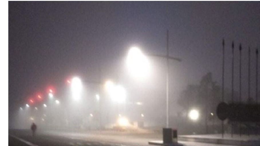 Η Θεσσαλονίκη έγινε… Λονδίνο – Η ομίχλη “εξαφάνισε” τον Λευκό Πύργο – ΦΩΤΟ