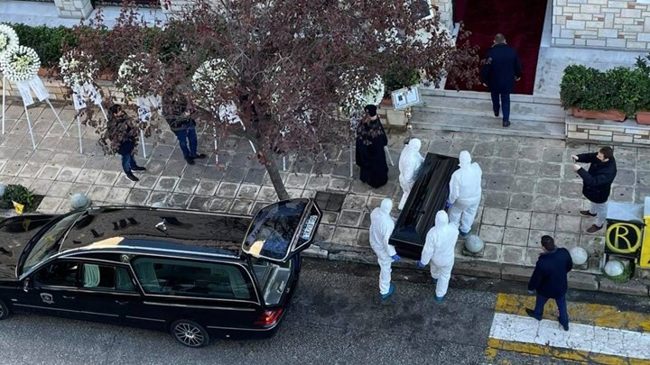 Με αυστηρά μέτρα για τον κορονοϊό η κηδεία του πρώην Μητροπολίτη Τρίκκης – ΒΙΝΤΕΟ