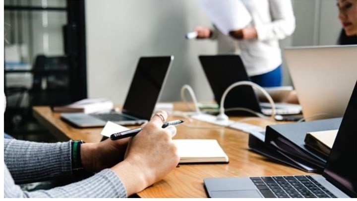 Προσλήψεις στο Δημόσιο: Με εξετάσεις και οι πολύτεκνοι – Διατηρούνται τα ποσοστά τους