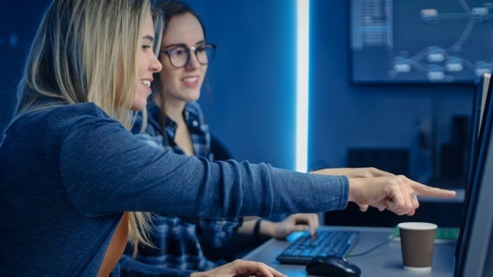 ΕΕ: Μία στις τέσσερις γυναίκες στην Ελλάδα δεν χρησιμοποίησε καθόλου το Διαδίκτυο πέρυσι