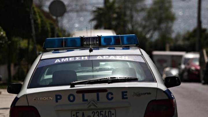 Παιανία: Συνελήφθη η ηλικιωμένη που πυροβόλησε στον αέρα και “ταμπουρώθηκε” σπίτι της