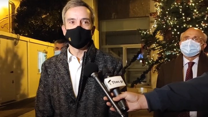 Θεσσαλονίκη: Άναψε το χριστουγεννιάτικο δέντρο στο ΑΧΕΠΑ – Βούρκωσε ο δήμαρχος Κωσταντίνος Ζέρβας