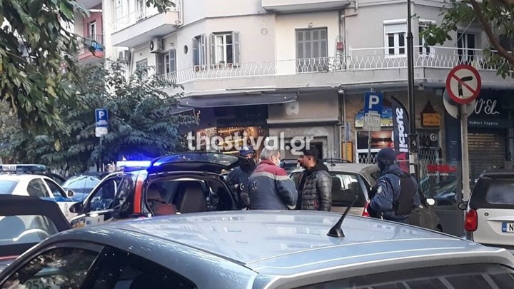 Θεσσαλονίκη: Επιχείρησε να κάνει διάρρηξη και του επιτέθηκαν περίοικοι – ΦΩΤΟ