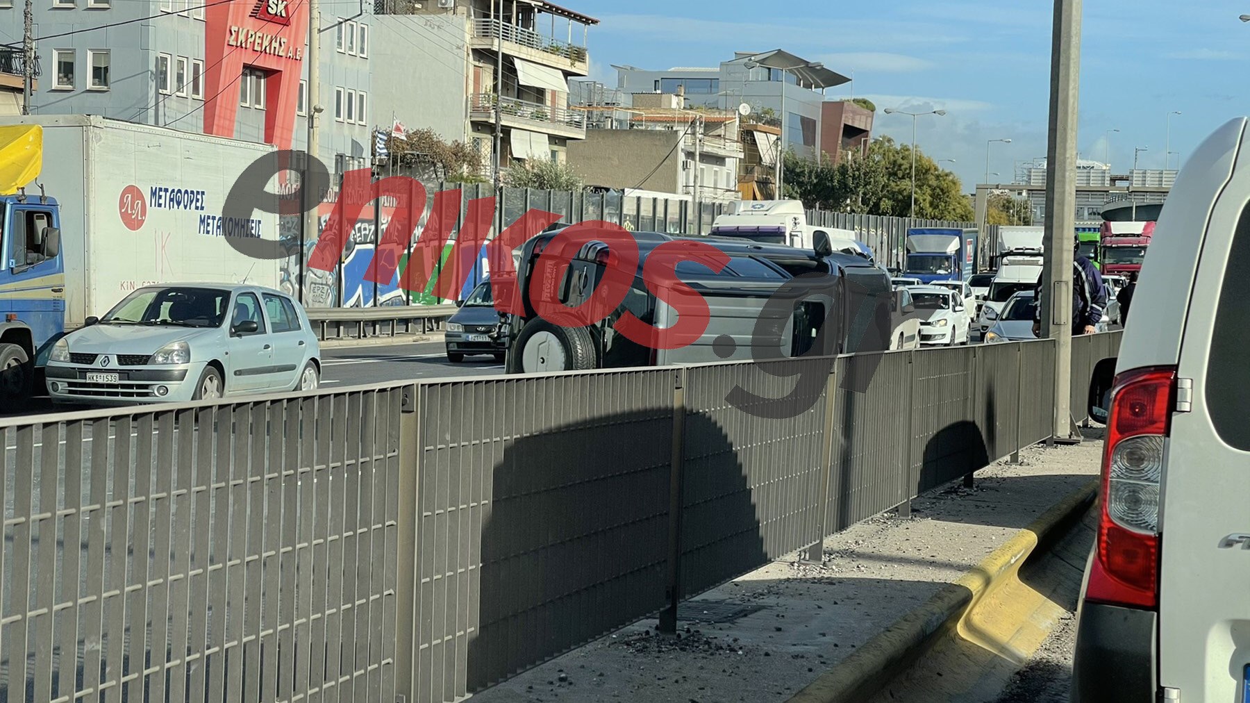 ΦΩΤΟ από το σοβαρό τροχαίο με τραυματίες στον Κηφισό – Κυκλοφοριακό κομφούζιο