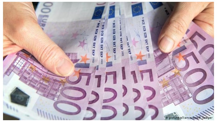 Χαρτονομίσματα των 500 ευρώ: Γίνονται ανάρπαστα αν και… δεν υπάρχουν