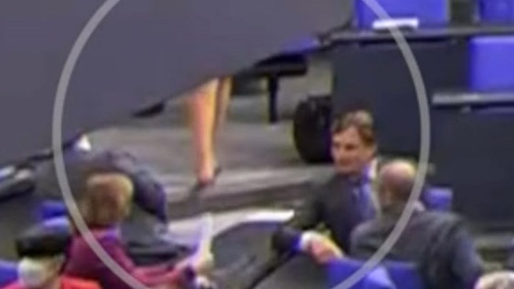 Γερμανία: Η τούμπα της υπουργού Γεωργίας μέσα στο κοινοβούλιο – ΦΩΤΟ